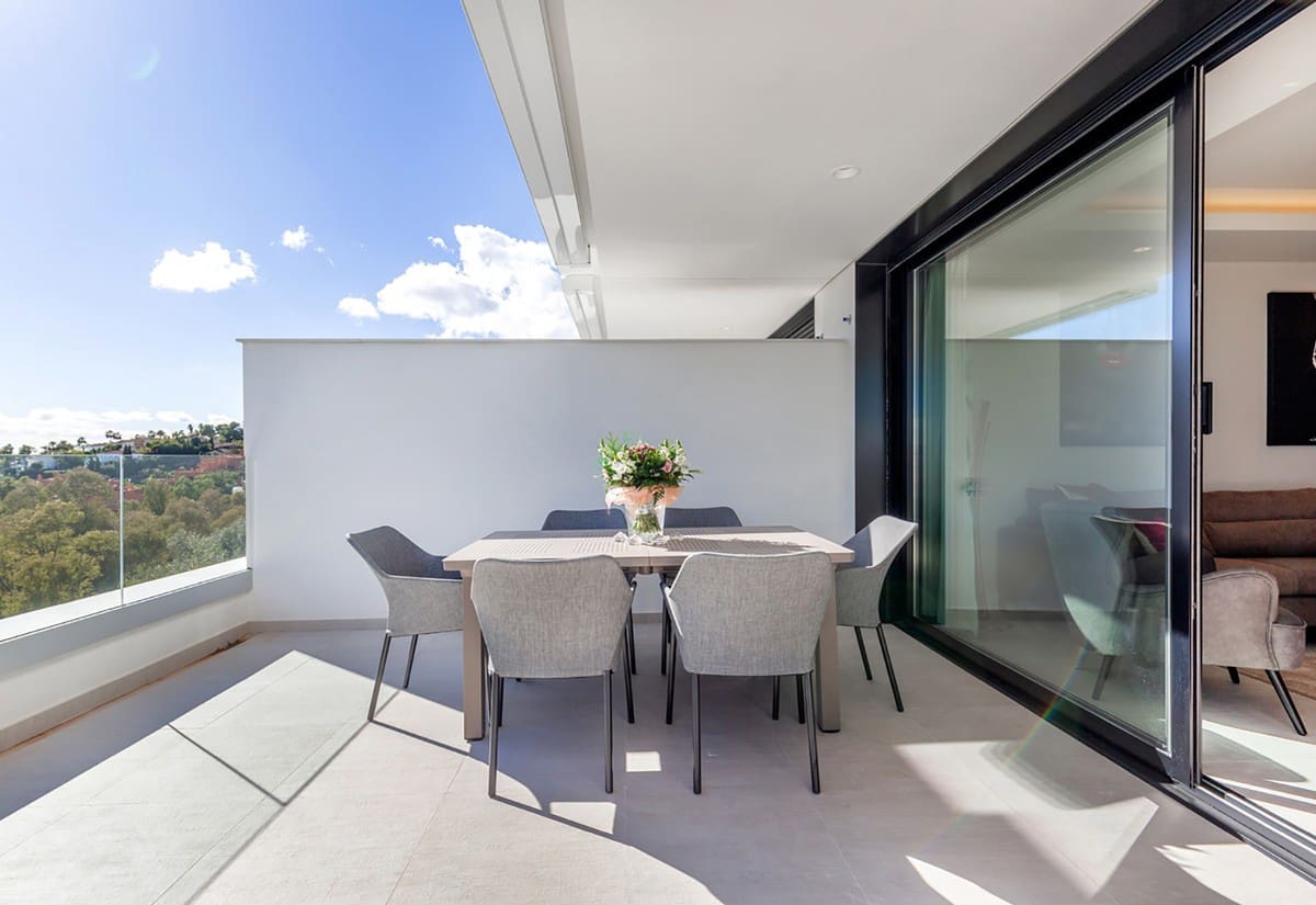 2 bedroom Apartment for sale in Nueva Andalucia with pool garage - € 1,190,000 (Ref: 4648120)