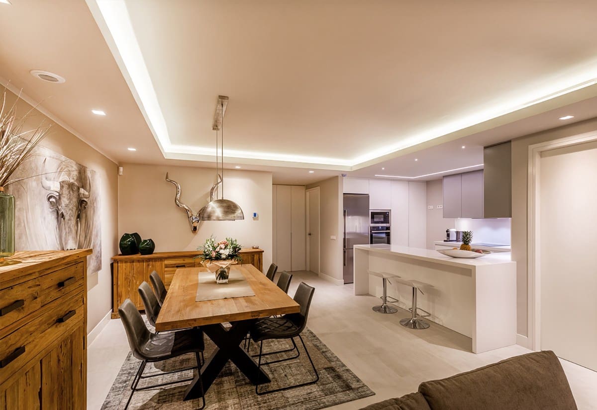 2 bedroom Apartment for sale in Nueva Andalucia with pool garage - € 1,190,000 (Ref: 4648120)