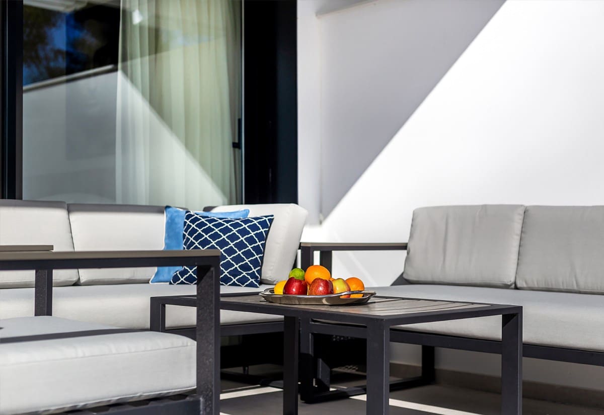 2 bedroom Apartment for sale in Nueva Andalucia with pool garage - € 1,190,000 (Ref: 4648120)