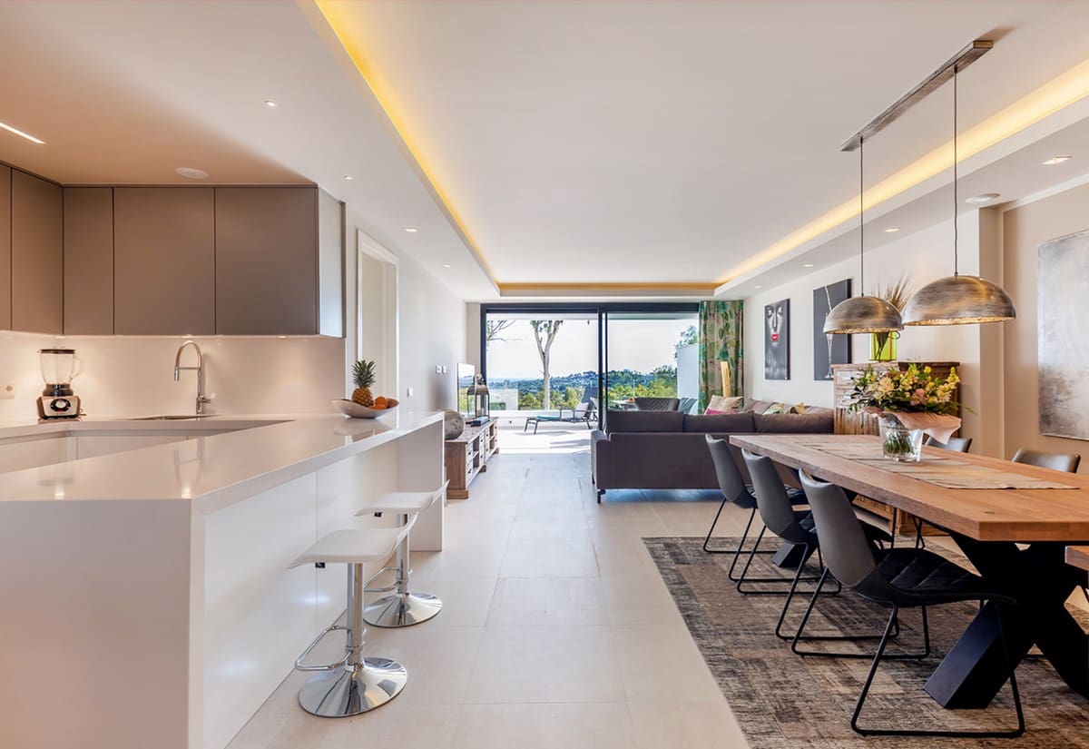 2 bedroom Apartment for sale in Nueva Andalucia with pool garage - € 1,190,000 (Ref: 4648120)