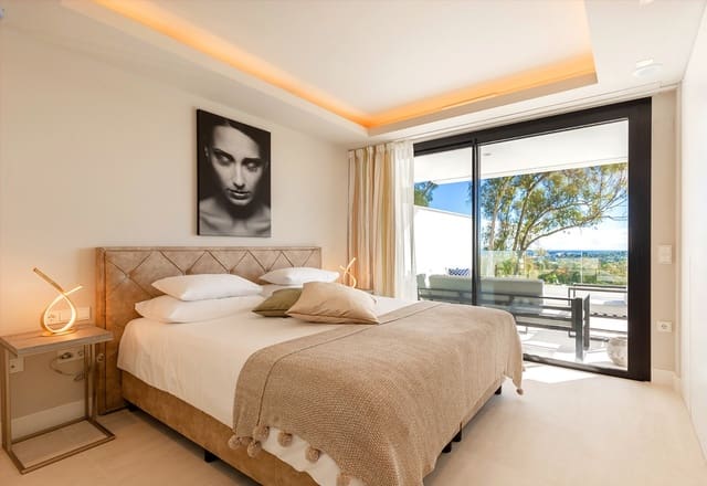 2 bedroom Apartment for sale in Nueva Andalucia, Marbella with pool garage - € 1,190,000 (Ref: 4648120)