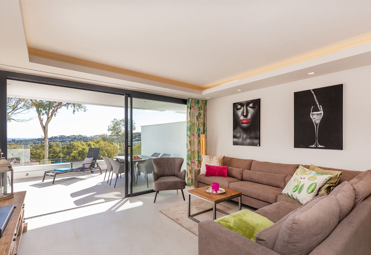 2 bedroom Apartment for sale in Nueva Andalucia with pool garage - € 1,190,000 (Ref: 4648120)