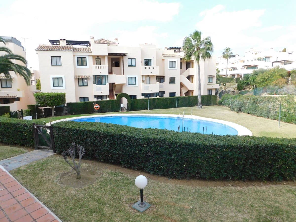 2 quarto Apartamento para arrendamento para férias em Elviria com piscina Garagem - 750 € (Ref: 5517126)