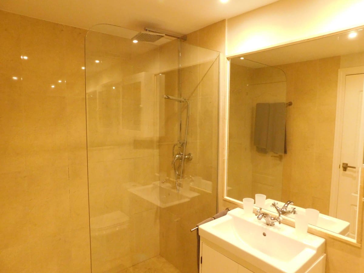 2 quarto Apartamento para arrendamento para férias em Elviria com piscina Garagem - 750 € (Ref: 5517126)