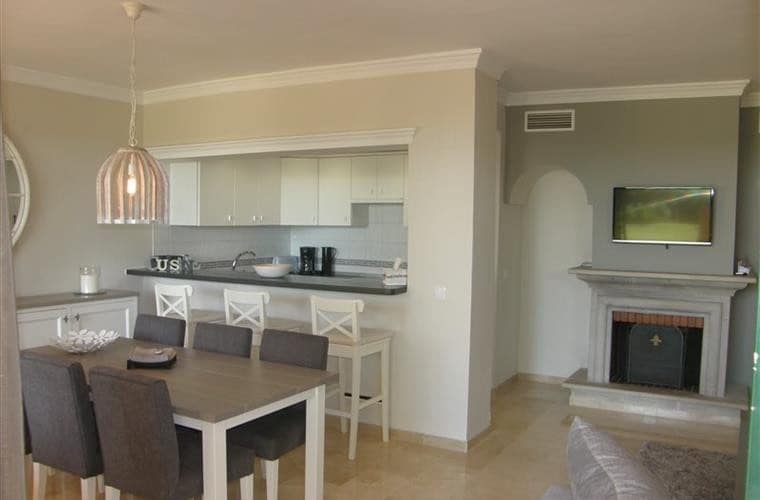 2 sovrum Lägenhet för semesterbostäder i Elviria med pool garage - 750 € (Ref: 5517126)