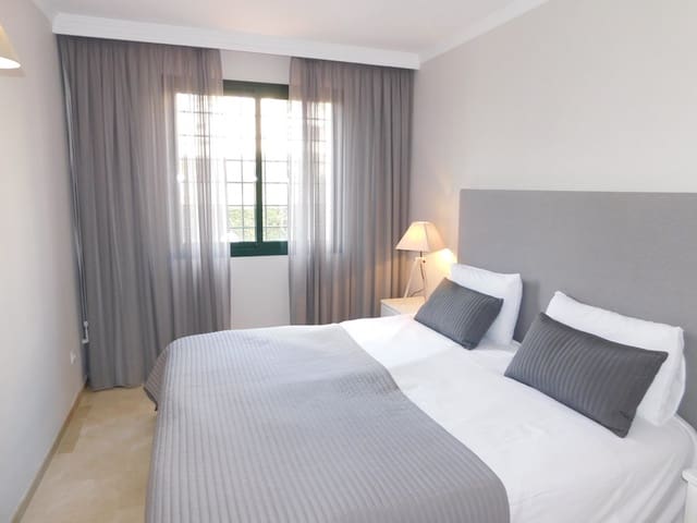 2 slaapkamer Appartement voor vakantieverhuur in Elviria, Marbella met zwembad garage - € 750 (Ref: 5517126)