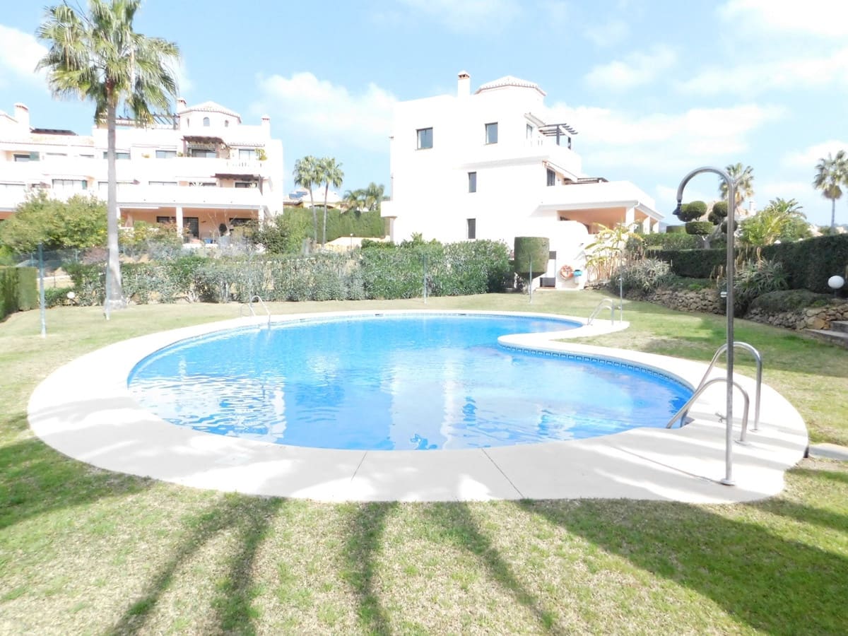 2 sovrum Lägenhet för semesterbostäder i Elviria med pool garage - 750 € (Ref: 5517126)