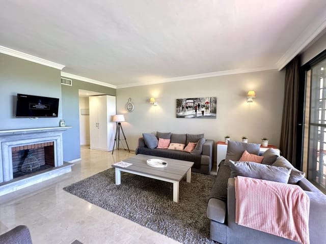 Appartement de 2 chambres de location de vacances à Elviria, Marbella avec piscine garage - 850 € (Ref: 5517126)
