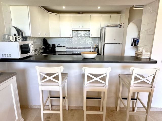 2 soverom Leilighet til salgs i Elviria, Marbella med svømmebasseng garasje - € 850 (Ref: 5517126)