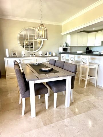 2 soverom Leilighet til salgs i Elviria, Marbella med svømmebasseng garasje - € 850 (Ref: 5517126)