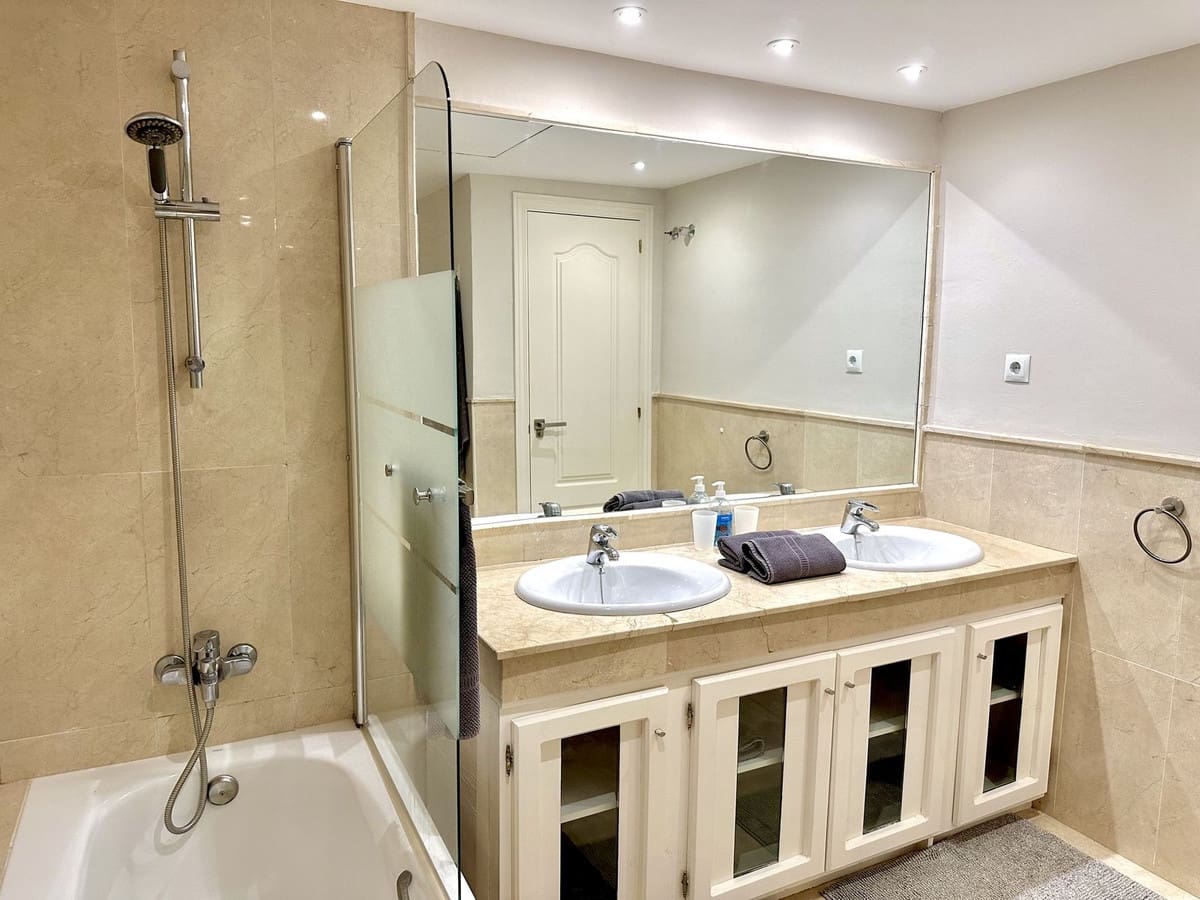 2 camera da letto Appartamento da affitare come casa vacanza in Elviria con piscina garage - 850 € (Rif: 5517126)