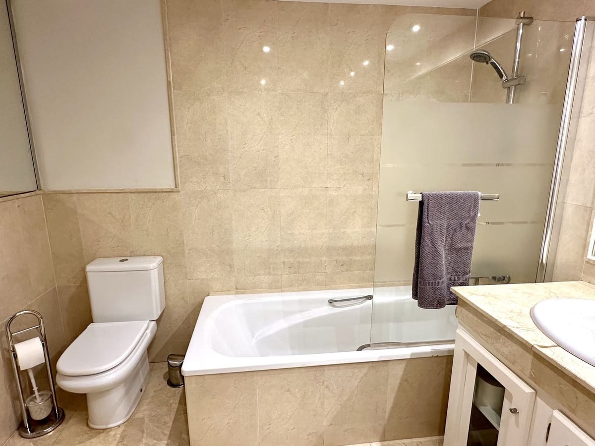2 camera da letto Appartamento da affitare come casa vacanza in Elviria con piscina garage - 850 € (Rif: 5517126)