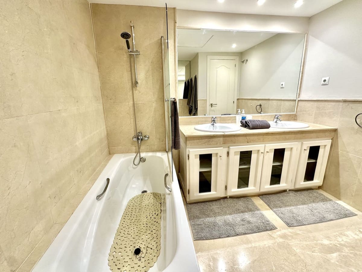 2 camera da letto Appartamento da affitare come casa vacanza in Elviria con piscina garage - 850 € (Rif: 5517126)