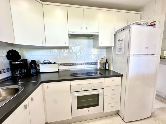 2 soverom Leilighet til salgs i Elviria, Marbella med svømmebasseng garasje - € 850 (Ref: 5517126)