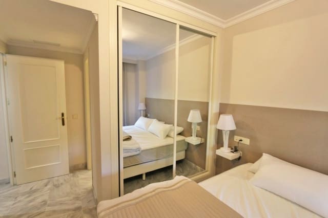 2 bedroom Apartment for holiday rental in Nueva Andalucia, Marbella with pool garage - € 850 (Ref: 5517135)