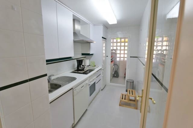 2 sovrum Lägenhet för semesterbostäder i Nueva Andalucia, Marbella med pool garage - 850 € (Ref: 5517135)