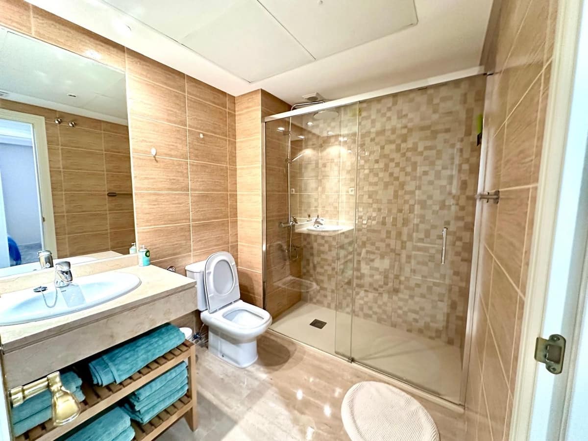 Appartement de 2 chambres de location de vacances à Nueva Andalucia avec piscine garage - 850 € (Ref: 5517135)