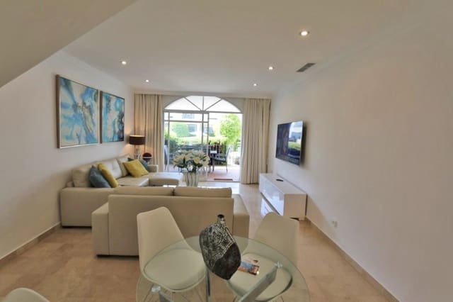 2 quarto Casa em Banda para arrendamento para férias em Nueva Andalucia, Marbella com piscina Garagem - 950 € (Ref: 5517136)