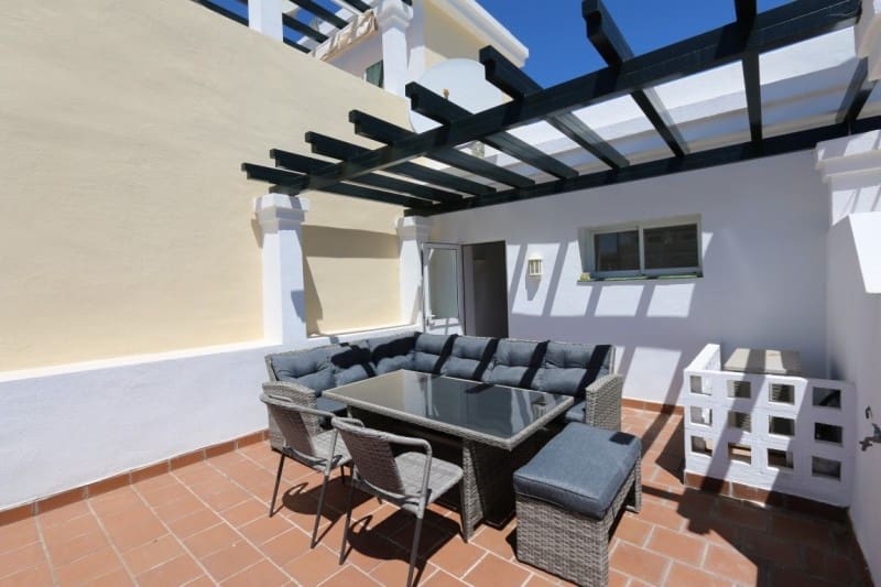 2 sypialnia Dom na kwatery wakacyjne w Nueva Andalucia z basenem garażem - 950 € (Ref: 5517136)