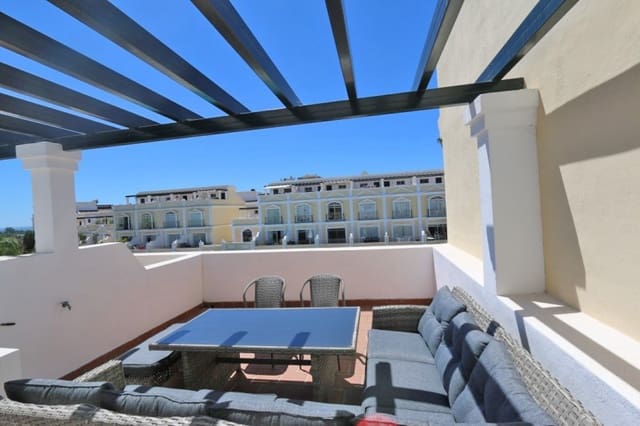 2 bedroom Townhouse for holiday rental in Nueva Andalucia, Marbella with pool garage - € 950 (Ref: 5517136)
