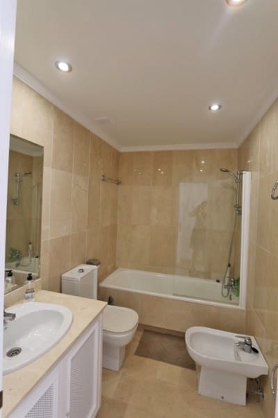 2 sypialnia Dom na kwatery wakacyjne w Nueva Andalucia z basenem garażem - 950 € (Ref: 5517136)