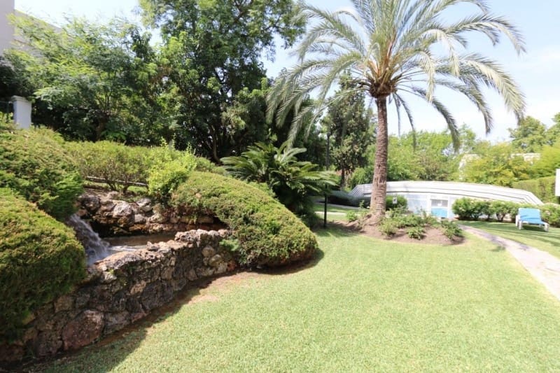 2 sypialnia Dom na kwatery wakacyjne w Nueva Andalucia z basenem garażem - 950 € (Ref: 5517136)