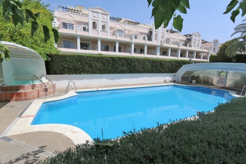 2 sypialnia Dom na kwatery wakacyjne w Nueva Andalucia z basenem garażem - 950 € (Ref: 5517136)