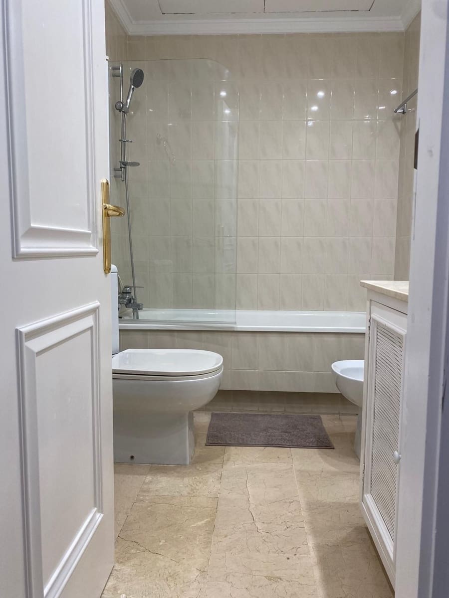 2 sypialnia Dom na kwatery wakacyjne w Nueva Andalucia z basenem garażem - 950 € (Ref: 5517136)