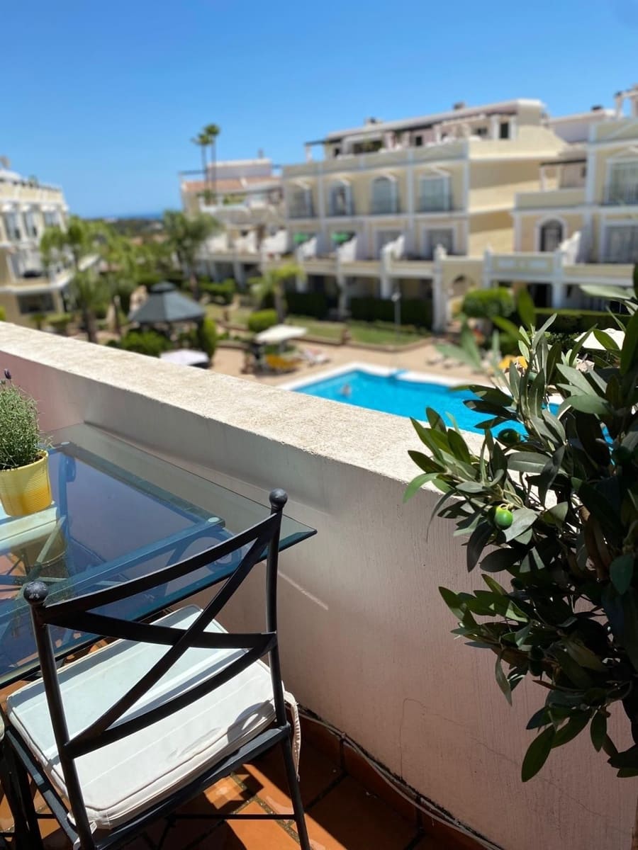 2 soverom Hus til salgs i Nueva Andalucia med svømmebasseng garasje - € 950 (Ref: 5517136)