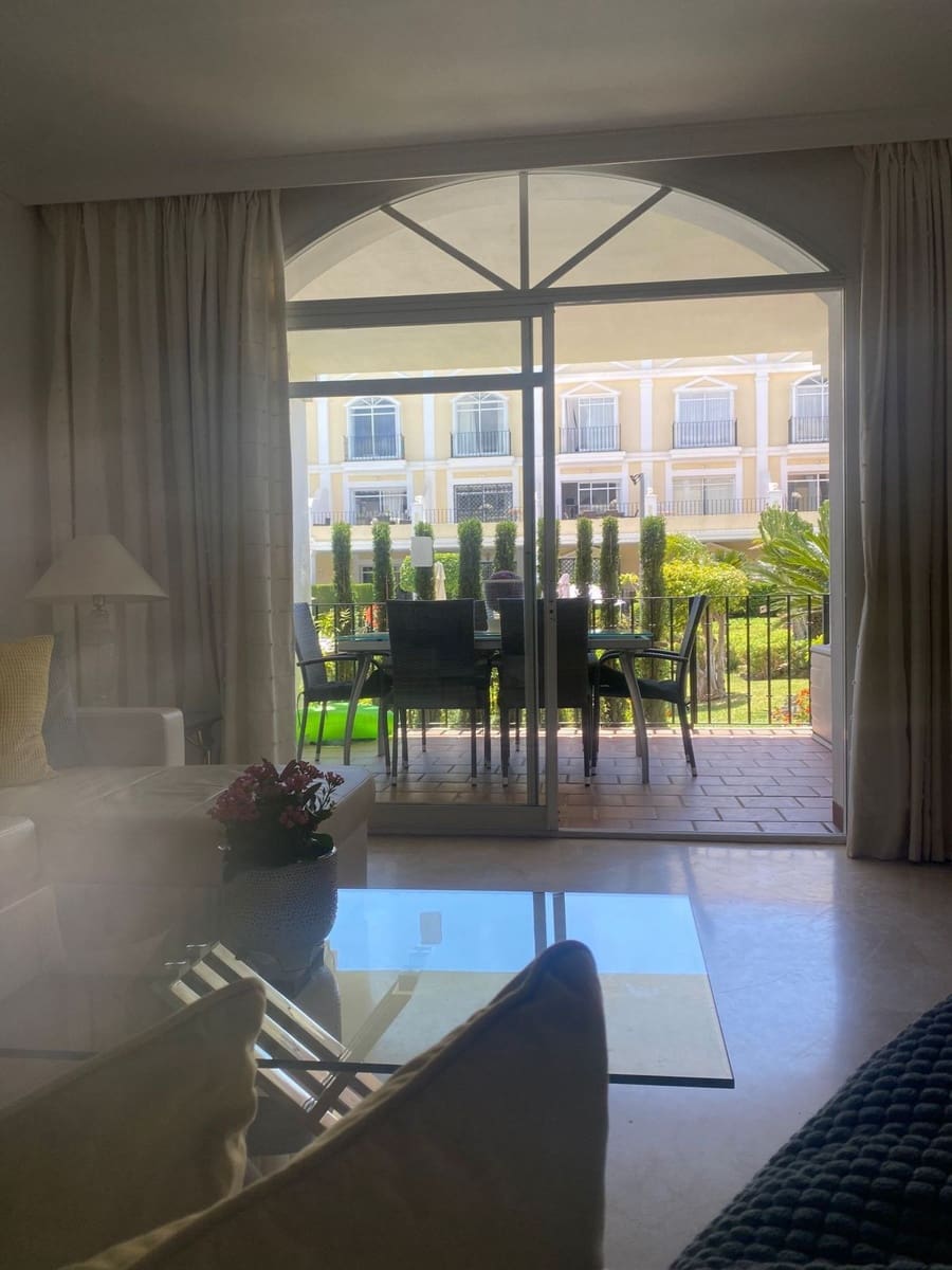 2 soverom Hus til salgs i Nueva Andalucia med svømmebasseng garasje - € 950 (Ref: 5517136)