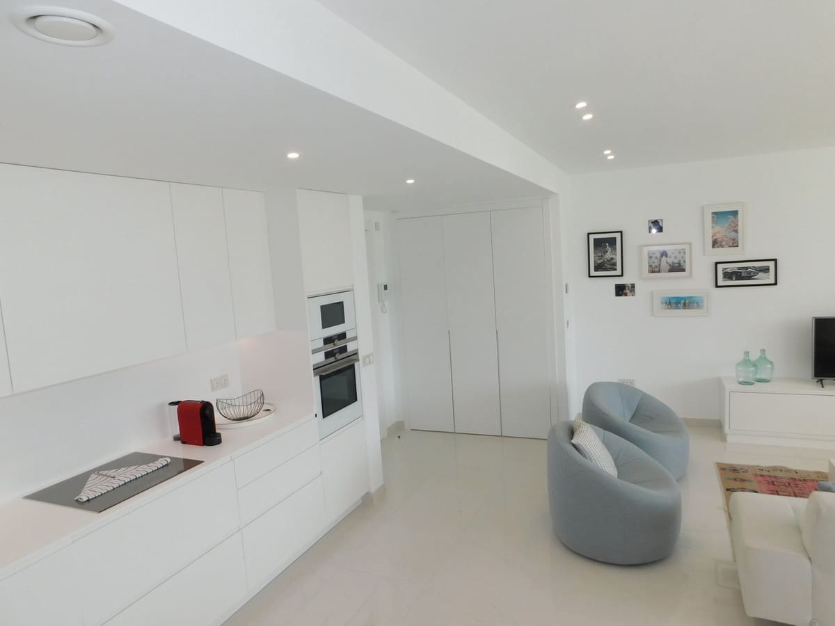 Appartement de 3 chambres de location de vacances à Benahavis avec piscine garage - 1 500 € (Ref: 5517165)