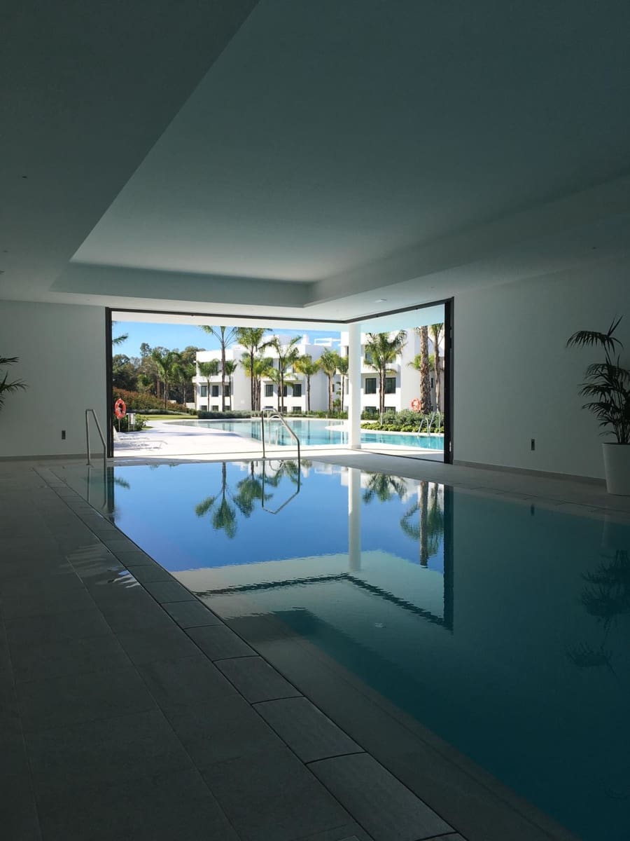 Appartement de 3 chambres de location de vacances à Benahavis avec piscine garage - 1 500 € (Ref: 5517165)