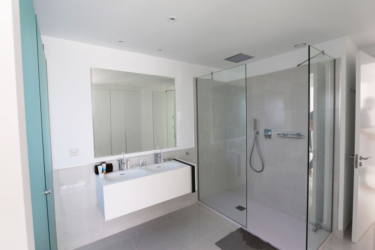 Appartement de 3 chambres de location de vacances à Benahavis avec piscine garage - 1 500 € (Ref: 5517165)