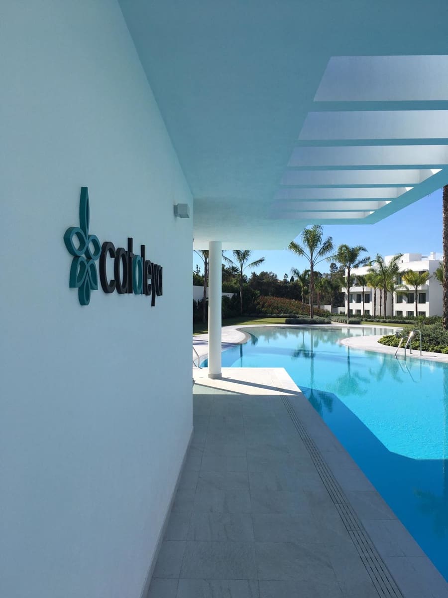 Appartement de 3 chambres de location de vacances à Benahavis avec piscine garage - 1 500 € (Ref: 5517165)