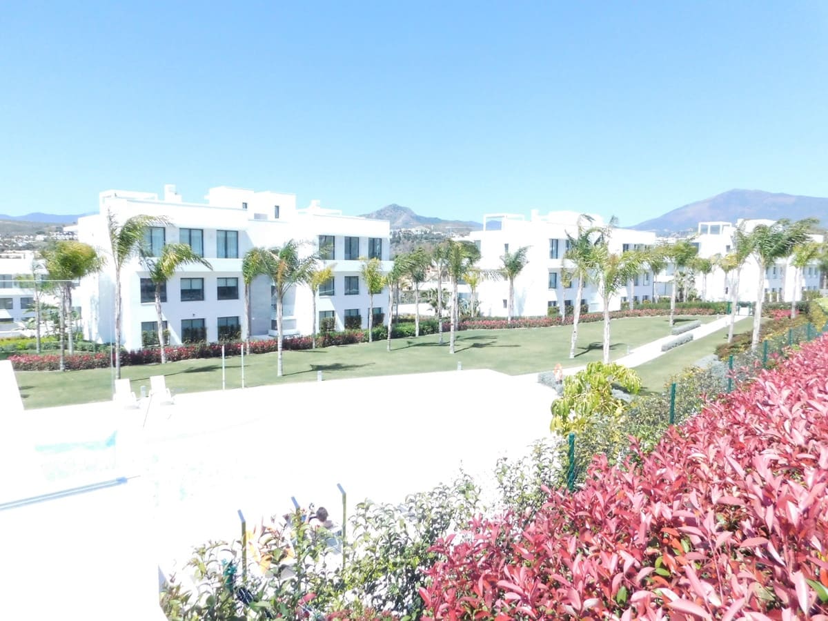 Appartement de 3 chambres de location de vacances à Benahavis avec piscine garage - 1 500 € (Ref: 5517165)