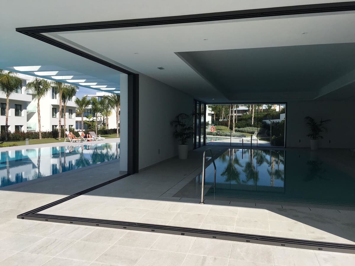 Appartement de 3 chambres de location de vacances à Benahavis avec piscine garage - 1 500 € (Ref: 5517165)