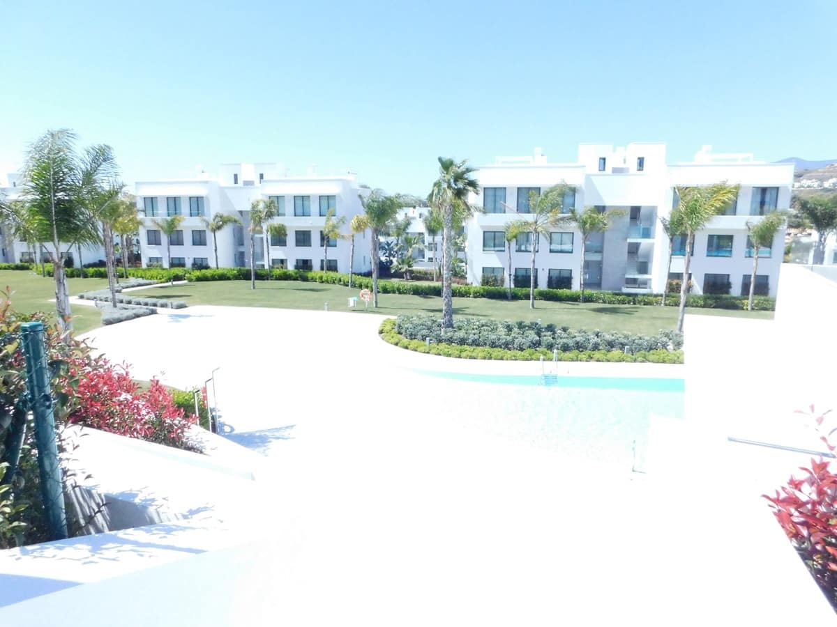 Appartement de 3 chambres de location de vacances à Benahavis avec piscine garage - 1 500 € (Ref: 5517165)