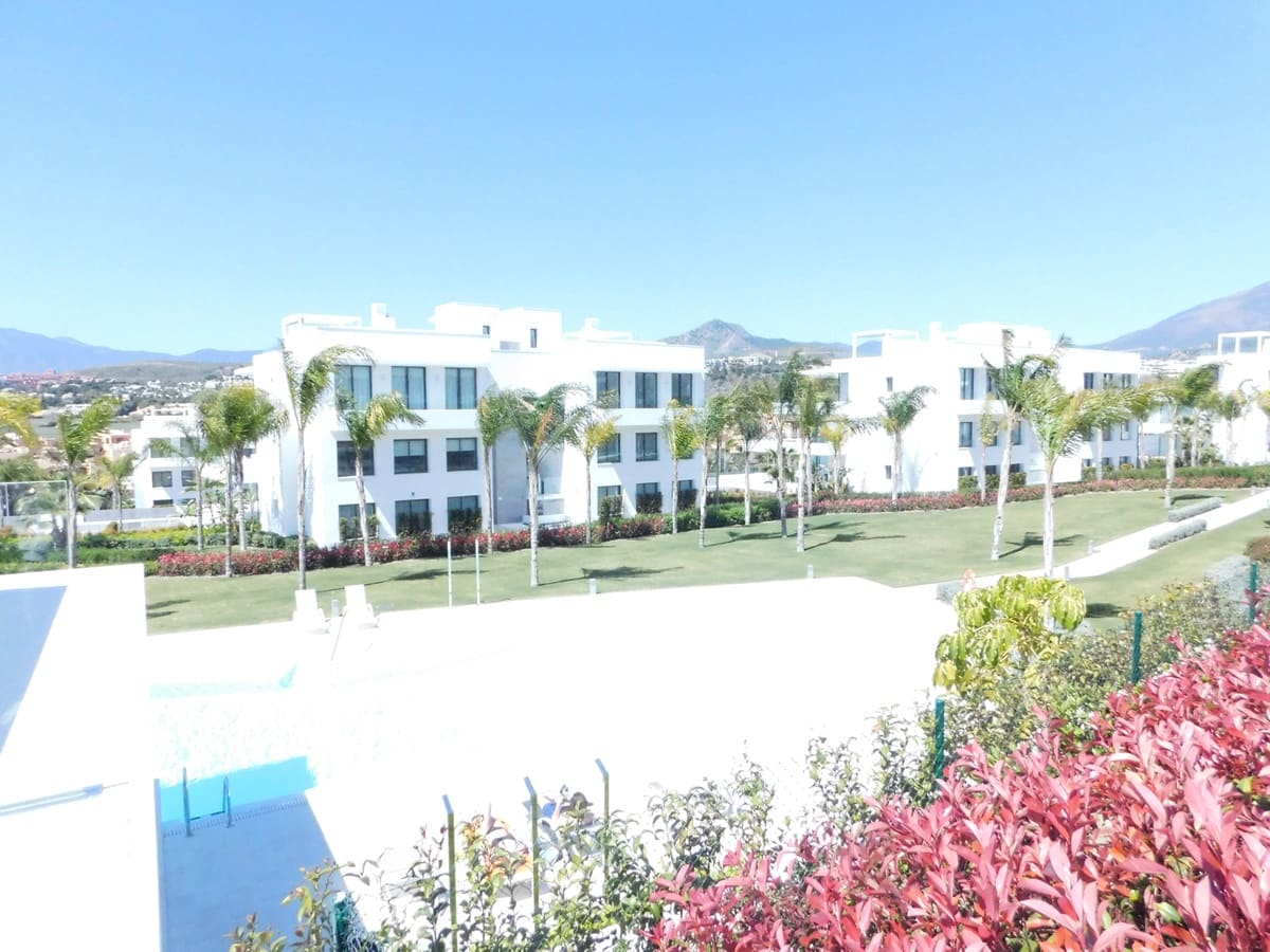 Appartement de 3 chambres de location de vacances à Benahavis avec piscine garage - 1 500 € (Ref: 5517165)