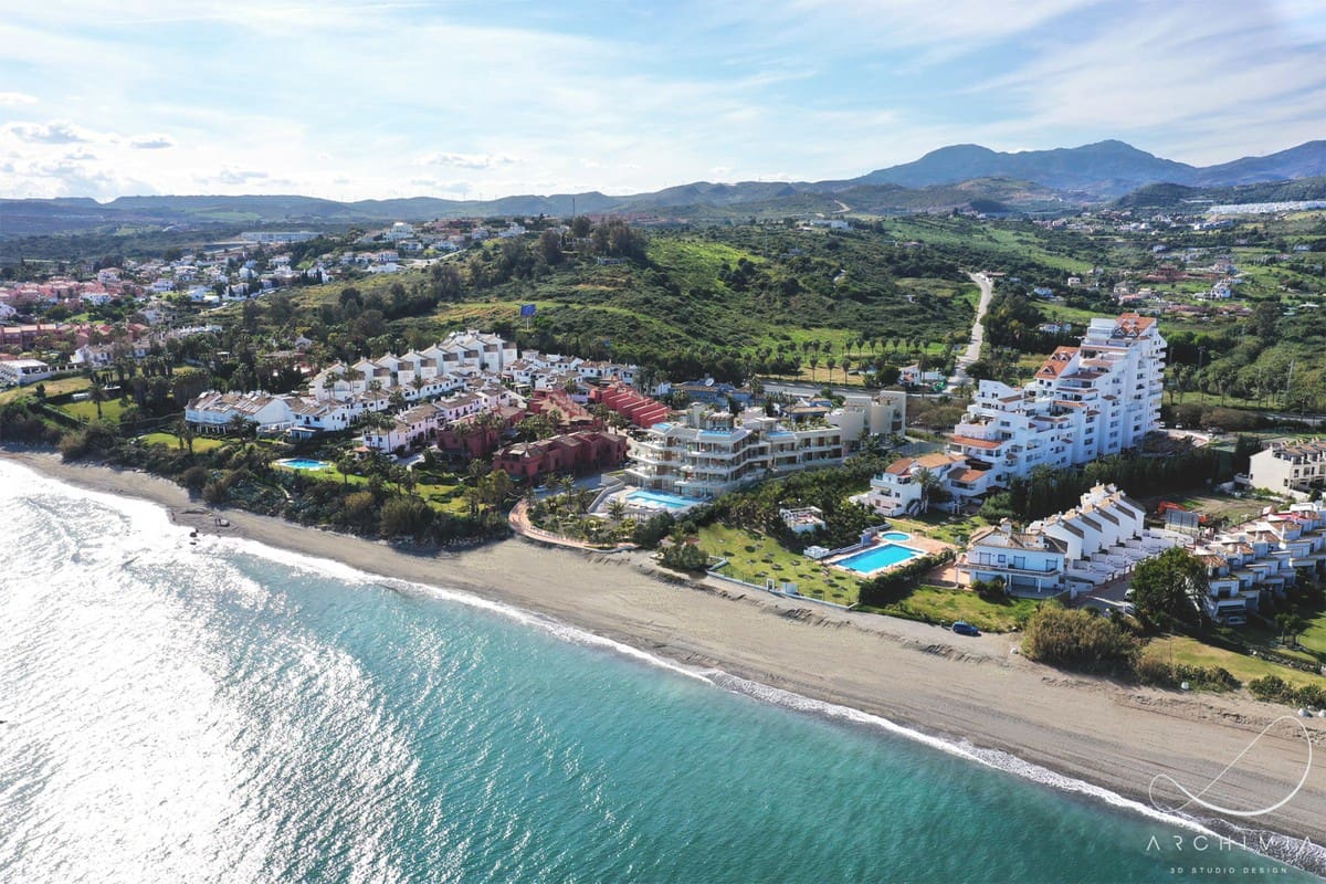 Apartamento de 2 habitaciones en Estepona en venta con piscina garaje - 1.280.000 € (Ref: 5517221)