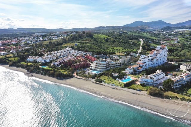 Apartamento de 2 habitaciones en Estepona en venta con piscina garaje - 1.280.000 € (Ref: 5517221)