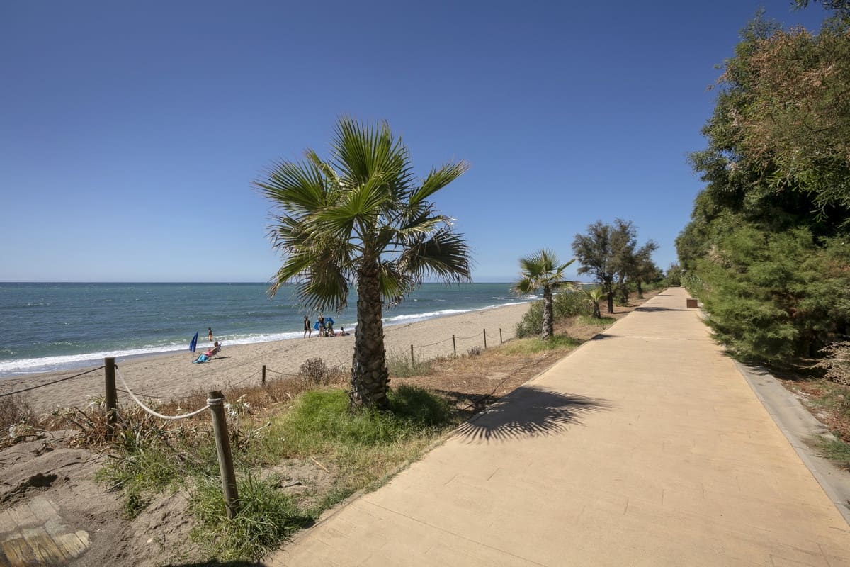 1 bedroom Apartment for holiday rental in Calahonda with pool garage - € 721 (Ref: 5517243)