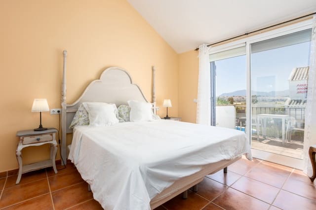 3 sovrum Semi-fristående Villa för semesterbostäder i San Pedro de Alcantara, Marbella med pool garage - 1 050 € (Ref: 5517248)