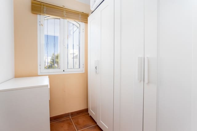 3 sovrum Semi-fristående Villa för semesterbostäder i San Pedro de Alcantara, Marbella med pool garage - 1 050 € (Ref: 5517248)