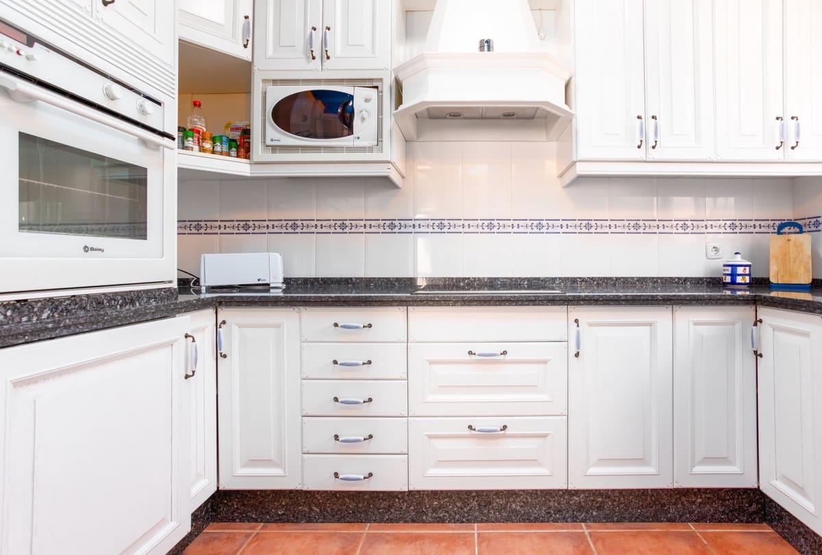 3 Zimmer Feriendoppelhaus in San Pedro de Alcantara mit Pool Garage - 1.050 € (Ref: 5517248)