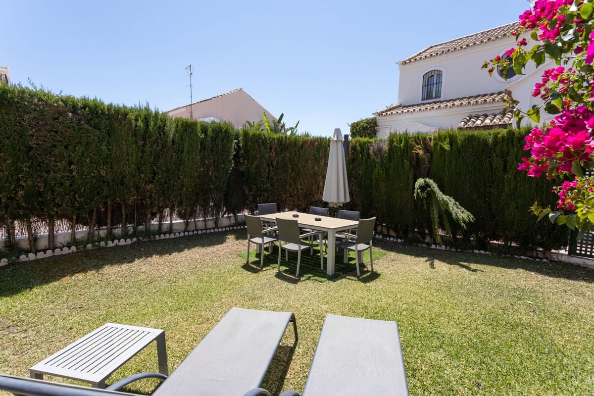 3 Zimmer Feriendoppelhaus in San Pedro de Alcantara mit Pool Garage - 1.050 € (Ref: 5517248)