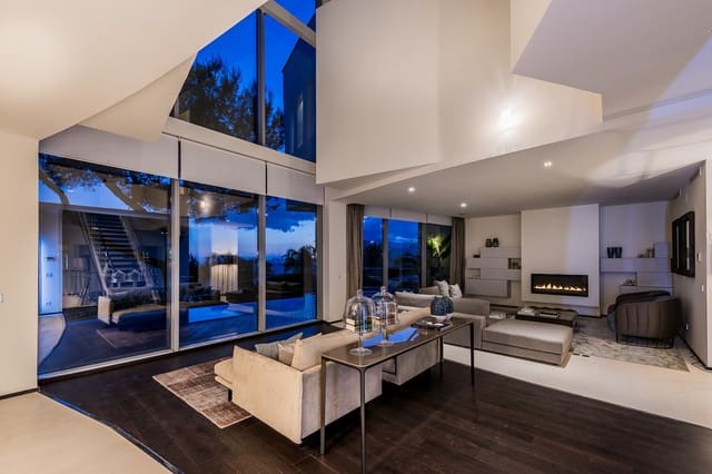 2 slaapkamer Halfvrijstaande villa te koop in Marbella met zwembad garage - € 1.320.000 (Ref: 5517263)