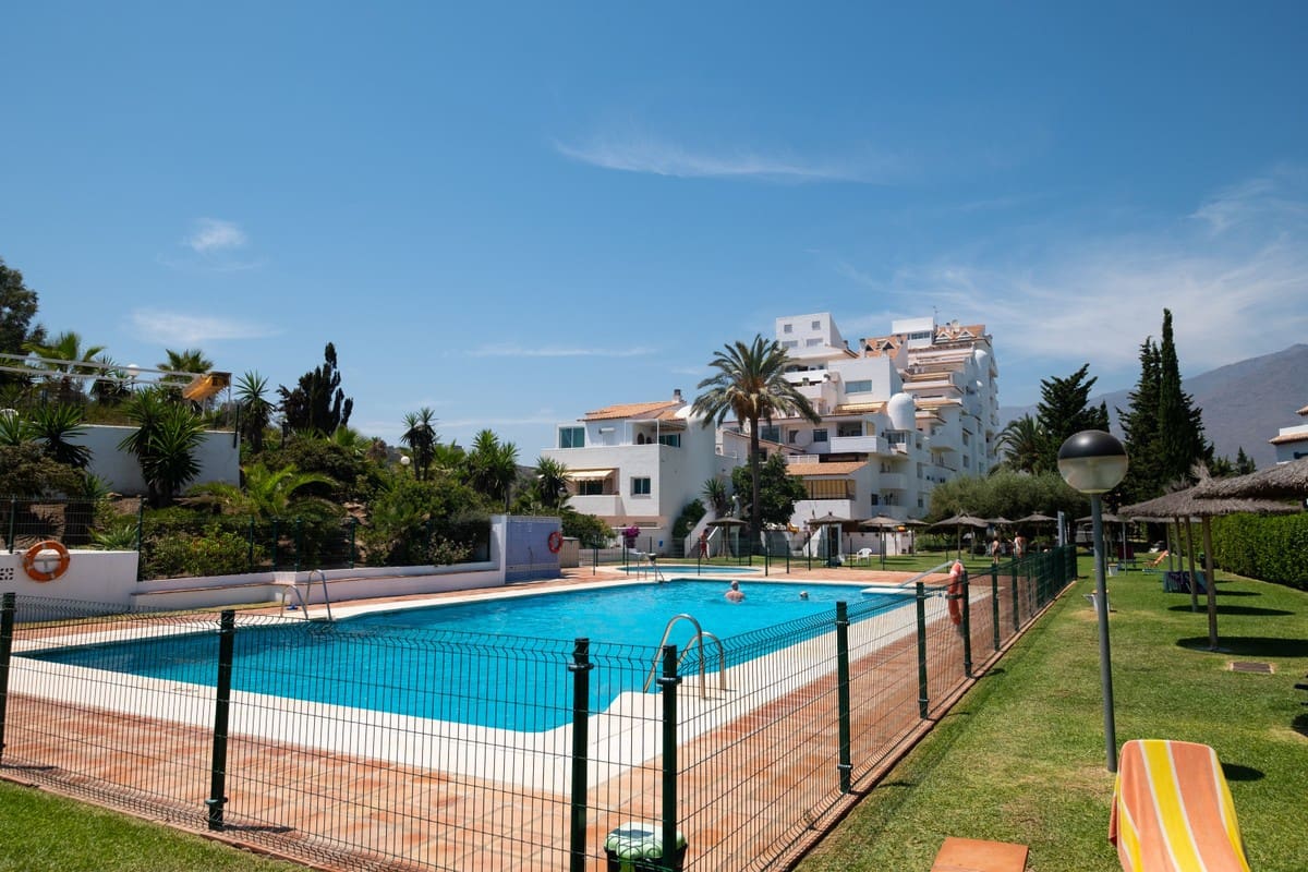 3 soverom Penthouse til salgs i Estepona med svømmebasseng garasje - € 739 000 (Ref: 5627425)
