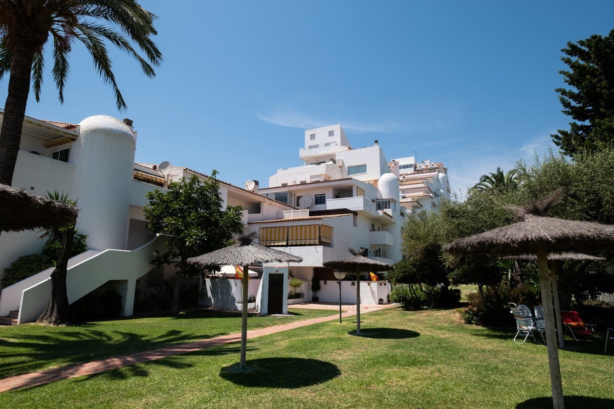 3 soverom Penthouse til salgs i Estepona med svømmebasseng garasje - € 739 000 (Ref: 5627425)