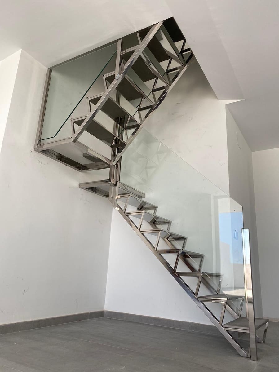 3 soverom Penthouse til salgs i Estepona med svømmebasseng garasje - € 739 000 (Ref: 5627425)