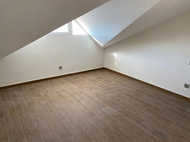 3 chambre Penthouse à vendre à Guadalobón, Estepona avec piscine garage - 739 000 € (Ref: 5627425)